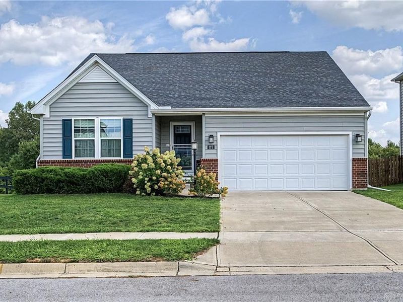 372 Warm Springs Drive, Fairborn, OH 45324 Photo 1