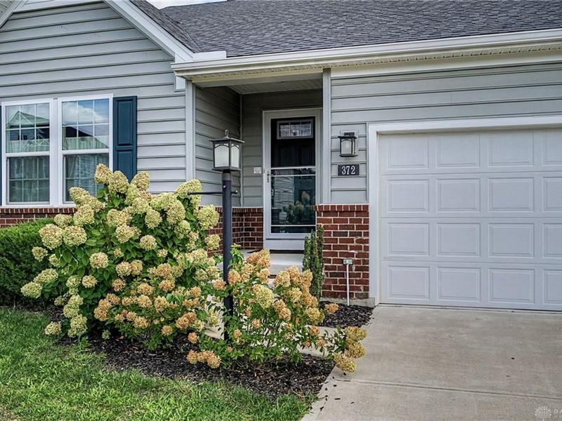372 Warm Springs Drive, Fairborn, OH 45324 Photo 4