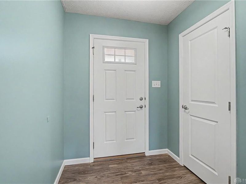 372 Warm Springs Drive, Fairborn, OH 45324 Photo 6