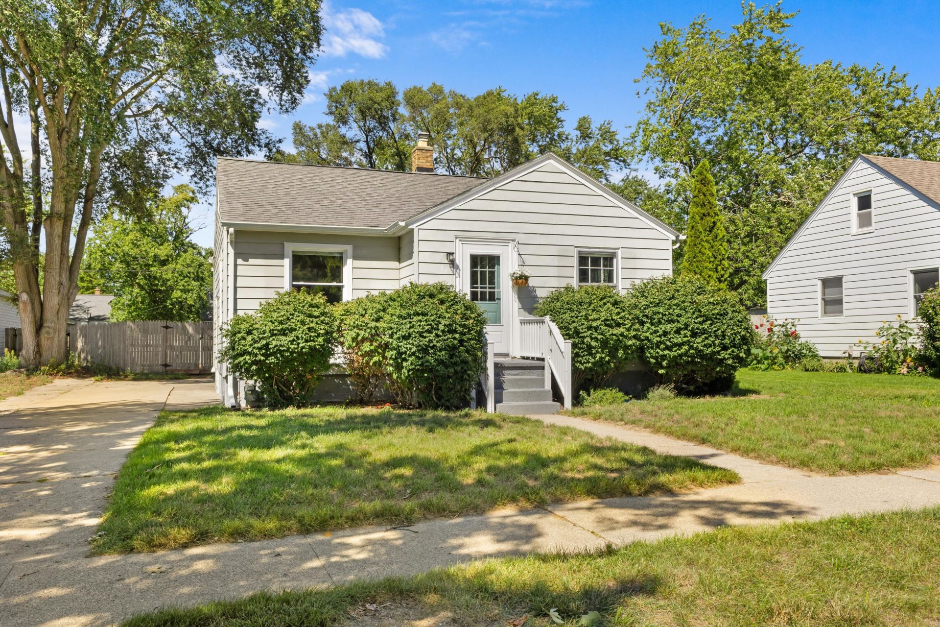 1315 Grant Avenue, Grand Haven, MI 49417 Main Photo