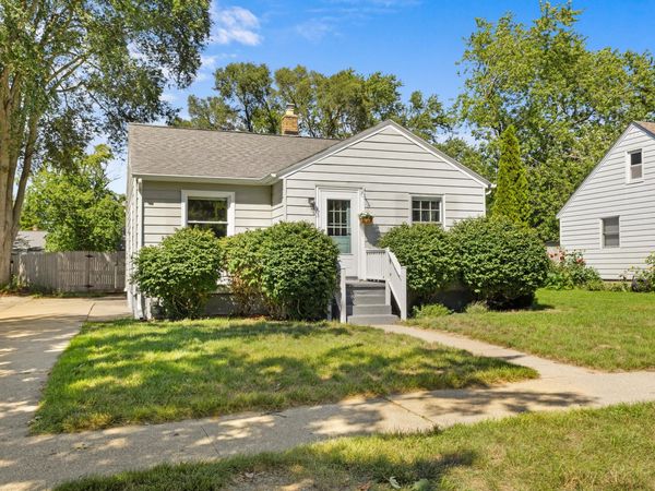 1315 Grant Avenue, Grand Haven, MI 49417