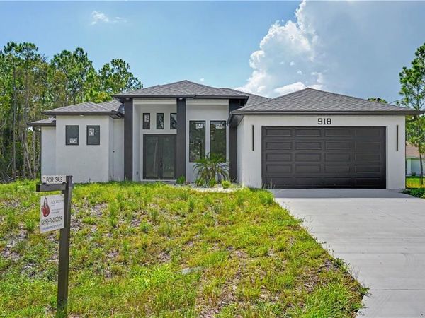 918 Hooper AVE , LEHIGH ACRES, FL 33974