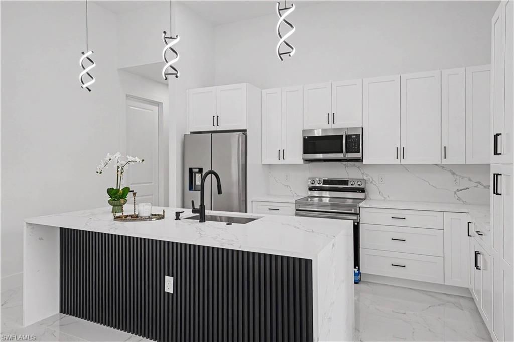 918 Hooper Ave, Lehigh Acres, FL 33974 Photo