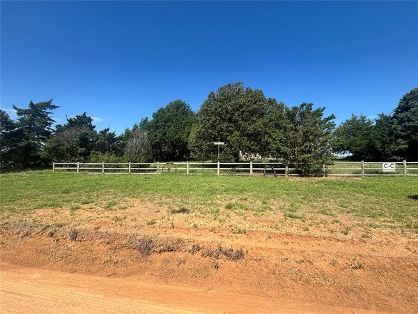15679 South County Road 2074, Blair, OK 73526