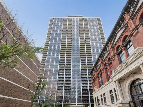1560 N Sandburg Terrace , Unit 2008, Chicago, IL 60610