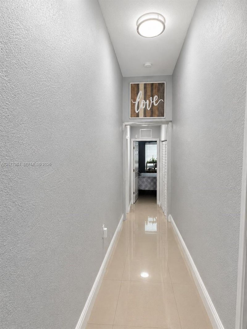 525 NW 23rd Ave, Miami, FL 33125 Photo