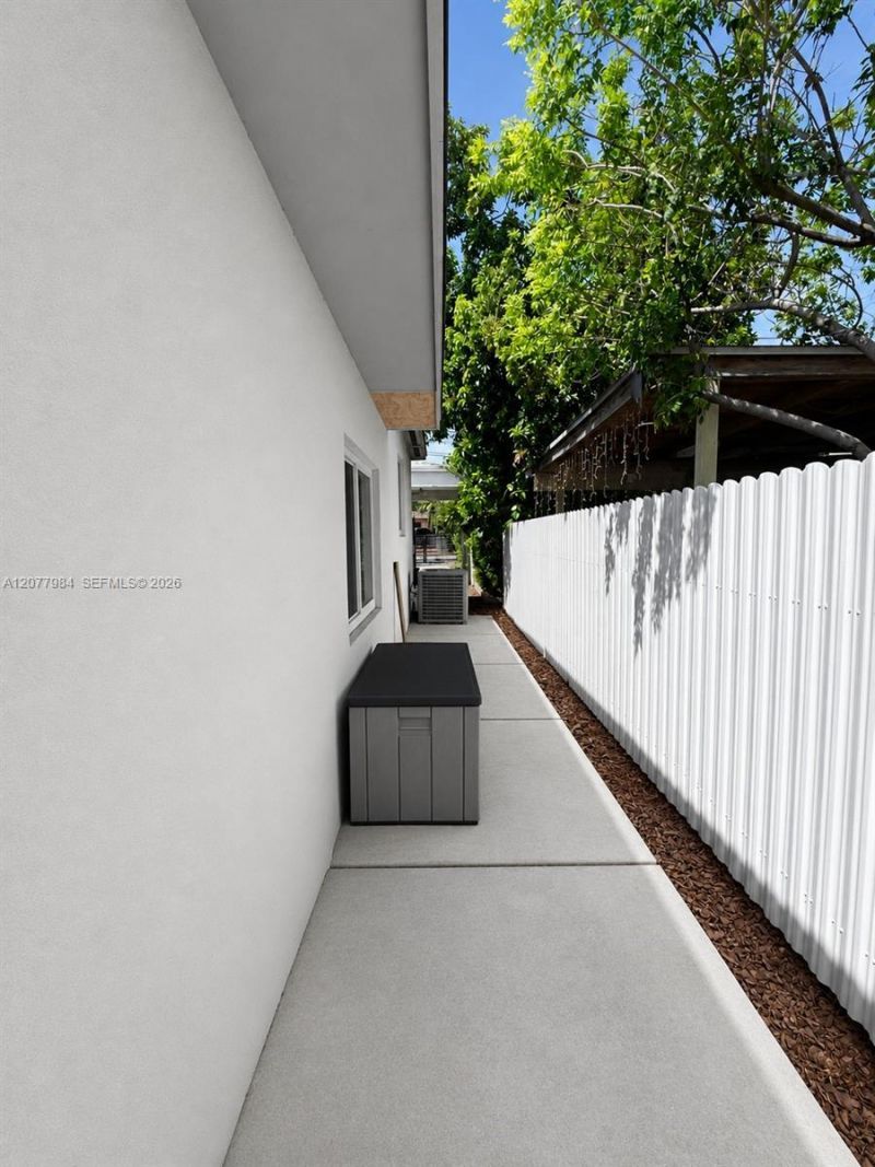 525 NW 23rd Ave, Miami, FL 33125 Photo