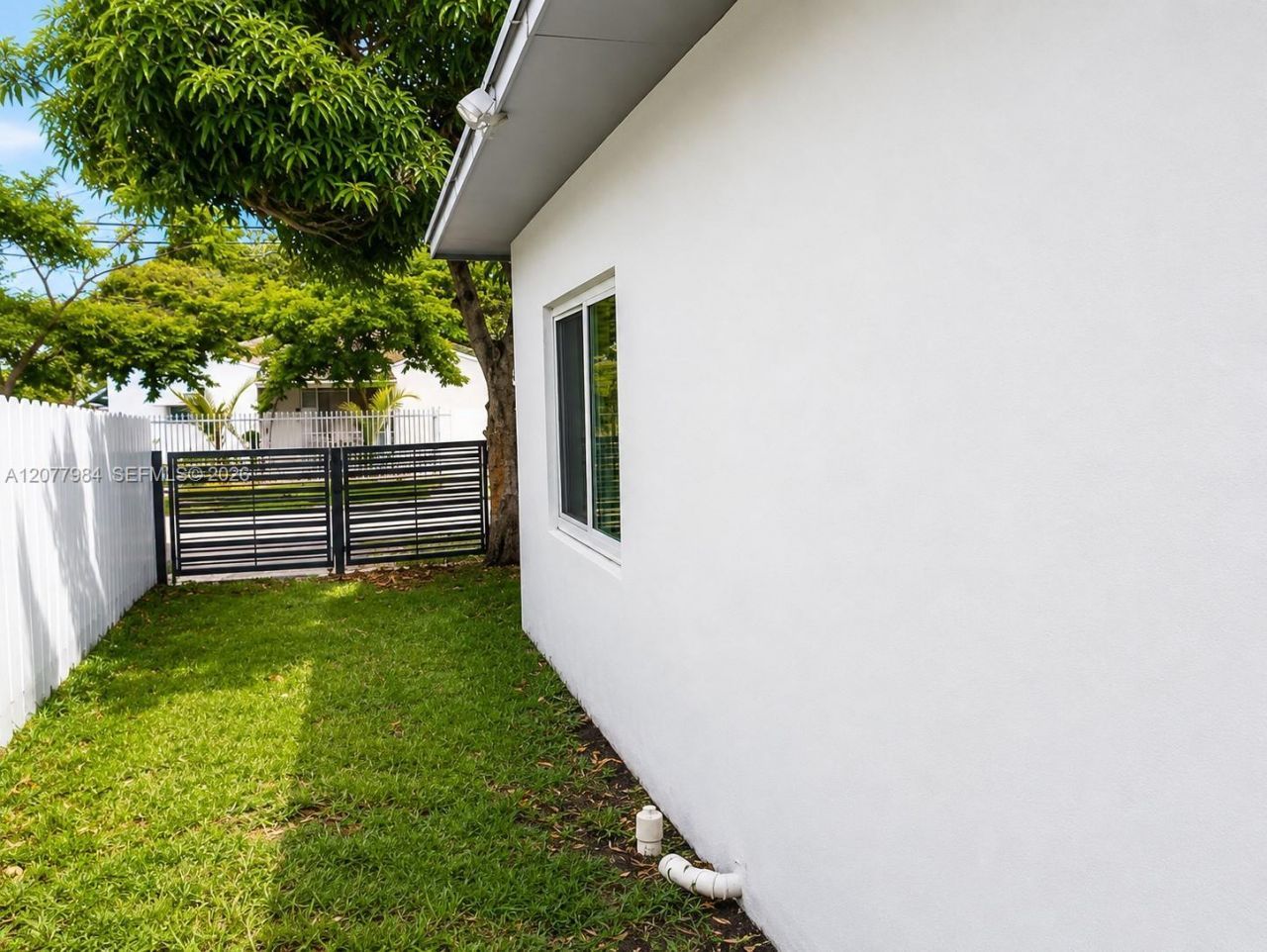 525 NW 23rd Ave, Miami, FL 33125 Photo