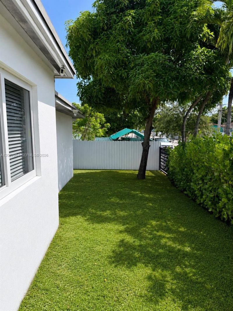 525 NW 23rd Ave, Miami, FL 33125 Photo