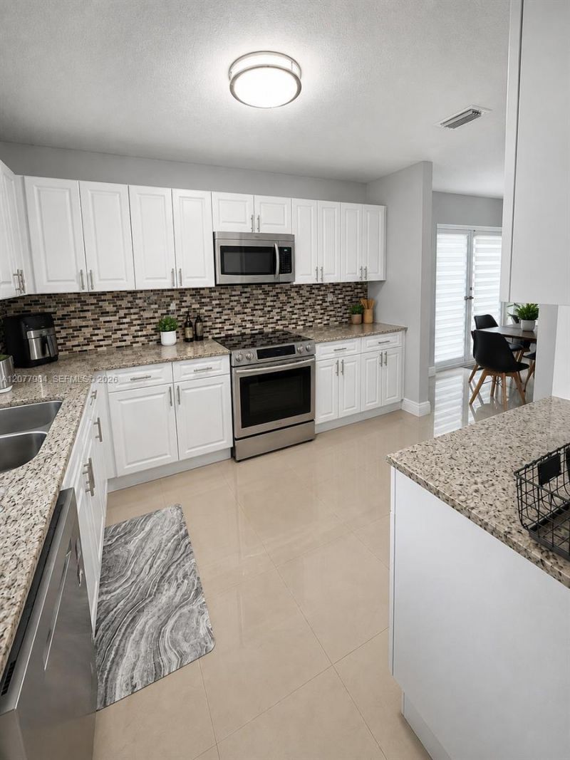 525 NW 23rd Ave, Miami, FL 33125 Photo