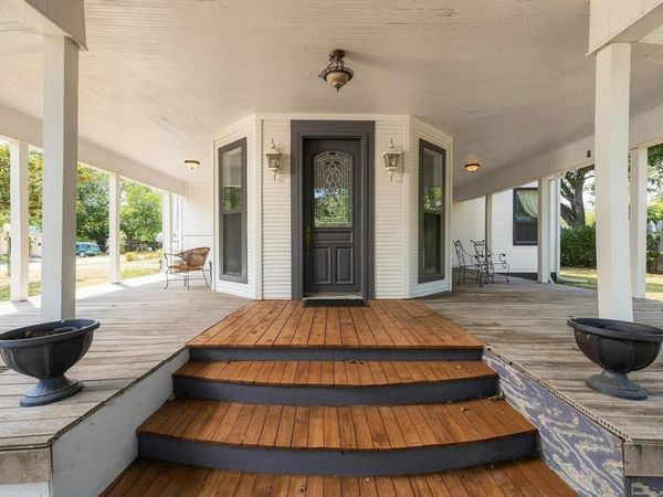 605 S Bond Street, Whitewright, TX 75491