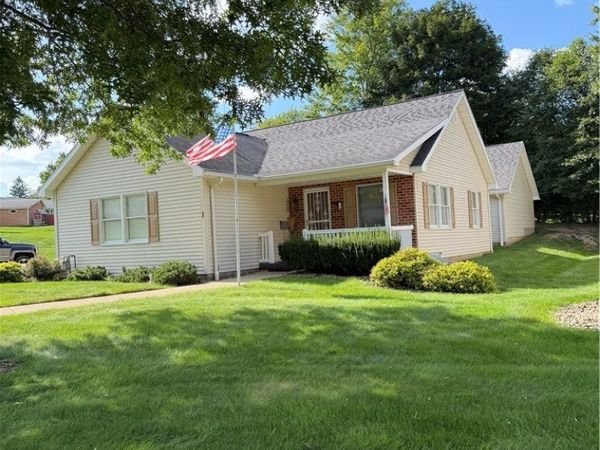 60 Woods Boulevard , Leetonia, OH 44431