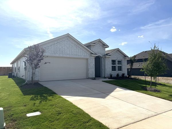 709 Red Wolf DR, Jarrell, TX 76537