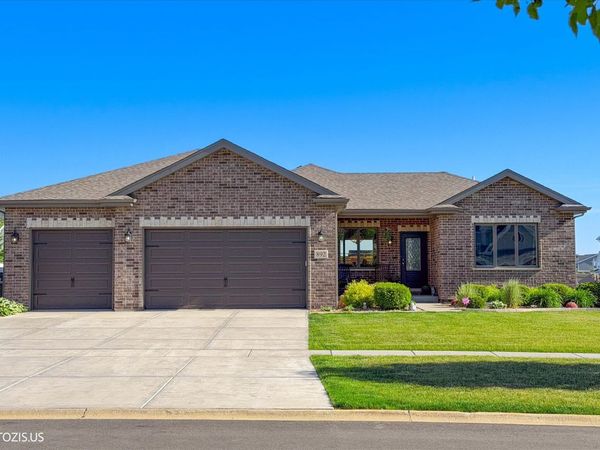 892 W Woodlawn Road , New Lenox, IL 60451