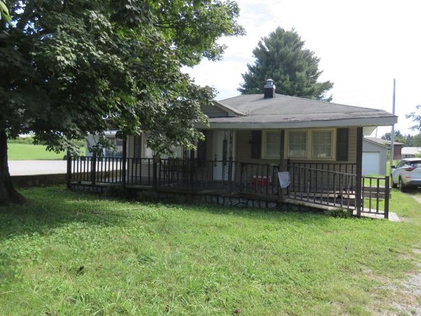 352 N Spring St , Sparta, TN 38583