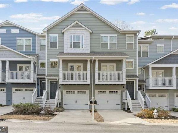 1057 Liberty Parkway NW, Atlanta, GA 30318