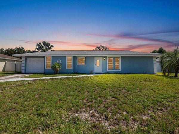 1337 SE ROANOKE Street, Port St. Lucie, FL 34952