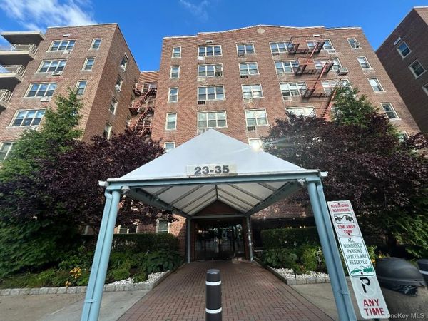 23-35 Bell Boulevard , Unit 3H, Bayside, NY 11360