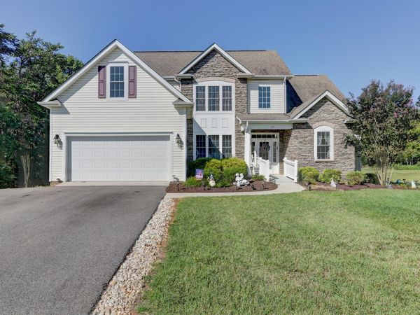 29 Arrington DR , Evington, VA 24550
