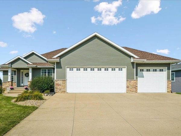 115 Ridge Drive, Fairfax, IA 52228