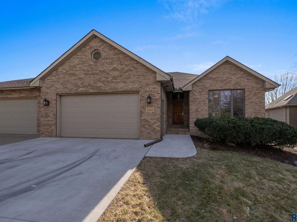 2505 S Big Timber Pl, Sioux Falls, SD 57105