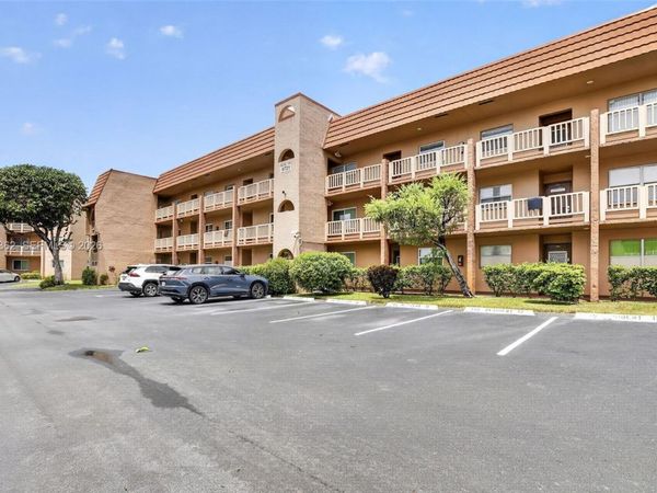 9721 Sunrise Lakes Blvd , Unit 102, Sunrise, FL 33322