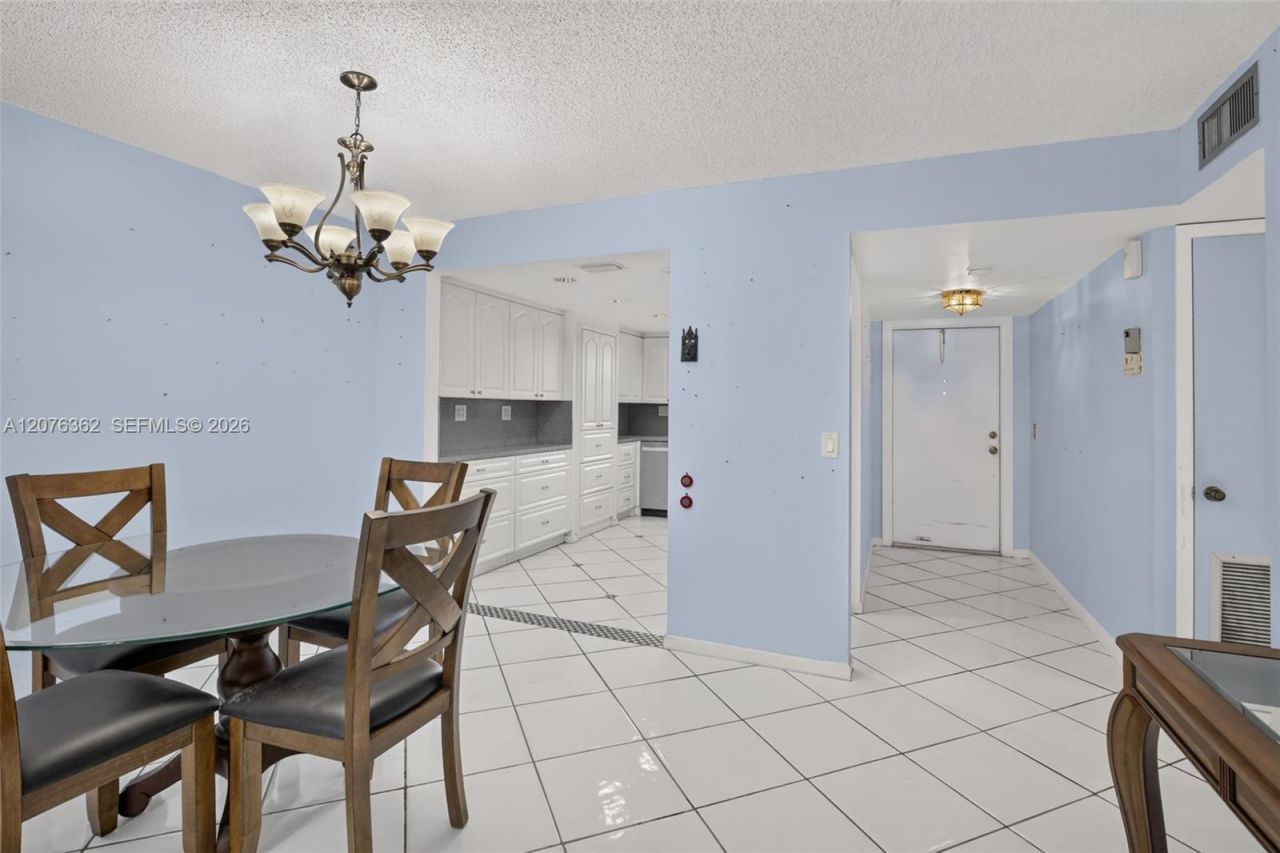 9721 Sunrise Lakes Blvd , Unit 102, Sunrise, FL 33322 Photo