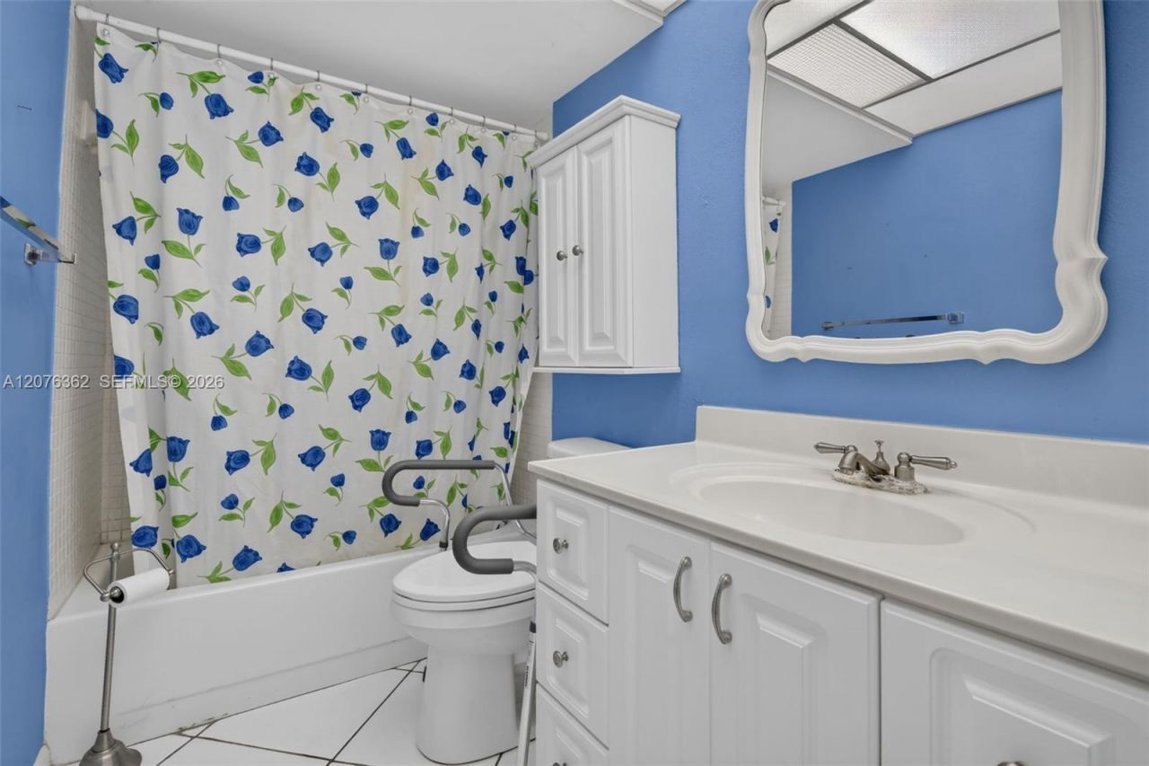 9721 Sunrise Lakes Blvd , Unit 102, Sunrise, FL 33322 Photo