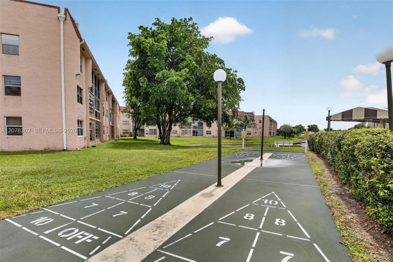 9721 Sunrise Lakes Blvd , Unit 102, Sunrise, FL 33322 Photo