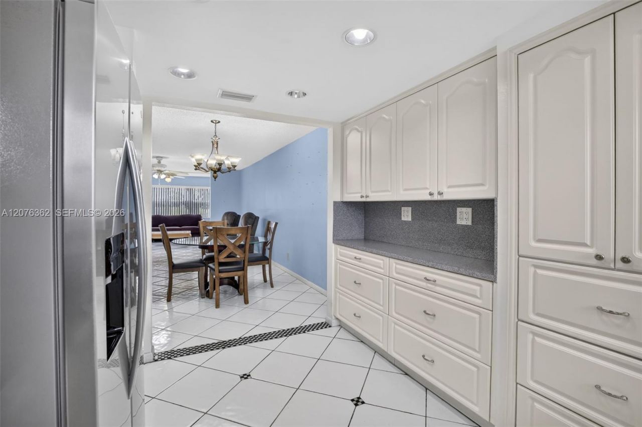9721 Sunrise Lakes Blvd , Unit 102, Sunrise, FL 33322 Photo
