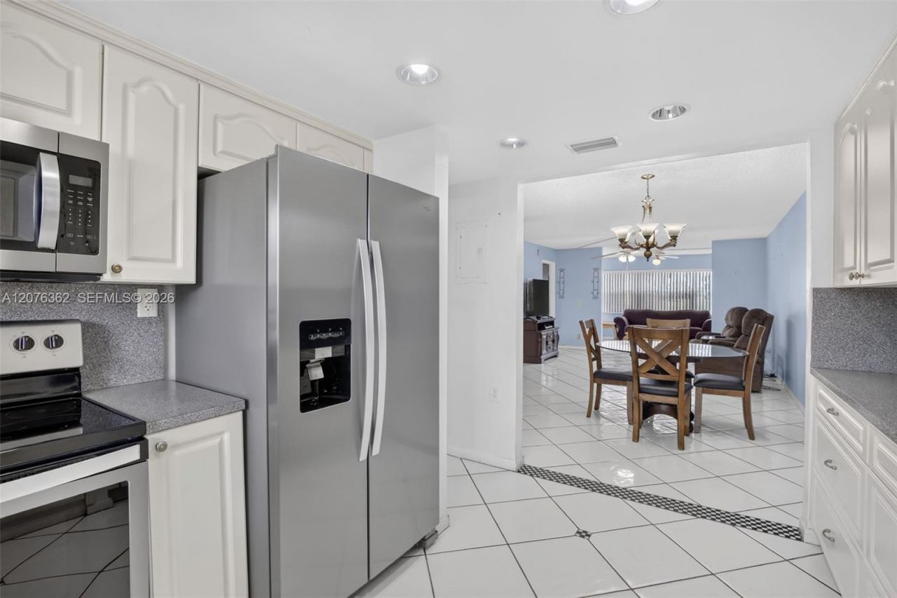 9721 Sunrise Lakes Blvd , Unit 102, Sunrise, FL 33322 Photo