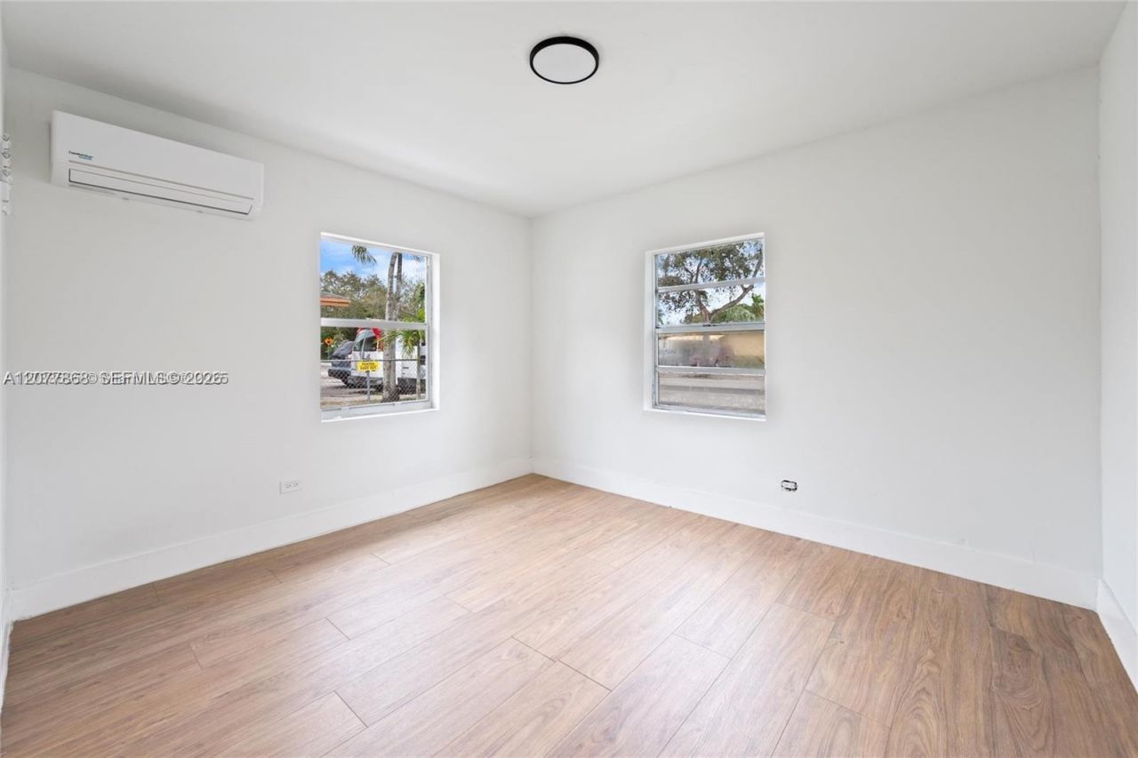 417 NW 15th Ave , Fort Lauderdale, FL 33311 Photo