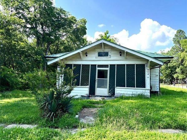 504 Brown Avenue, Paris, TX 75460