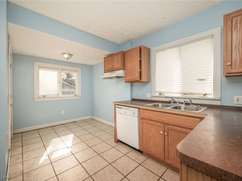 2261 8th Street SW, Akron, OH 44314 Photo 6