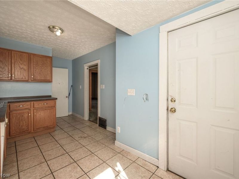 2261 8th Street SW, Akron, OH 44314 Photo 8