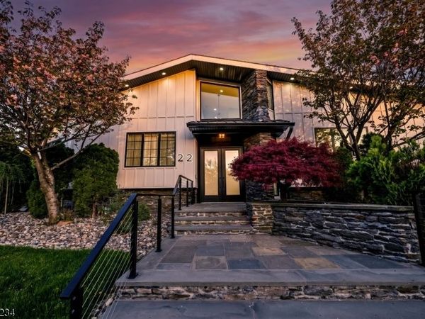 22 Berkshire Pl, Englewood Cliffs, NJ 07632