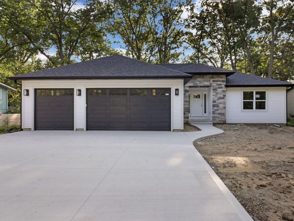 11533 8th Ave, Pleasant Prairie, WI 53158