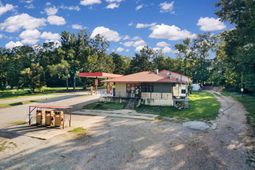 1135 Durham Rd  photo 4