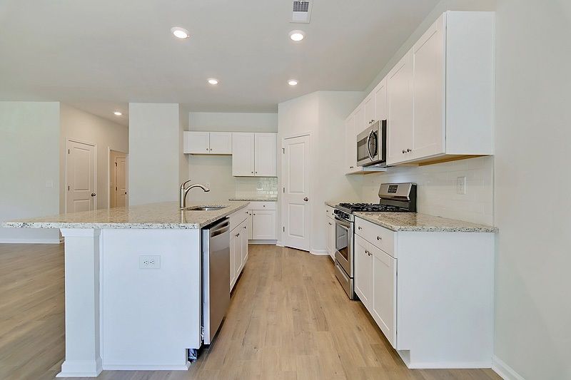 1191 Tibetan St. Photo 6