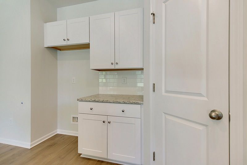 1191 Tibetan St. Photo 7