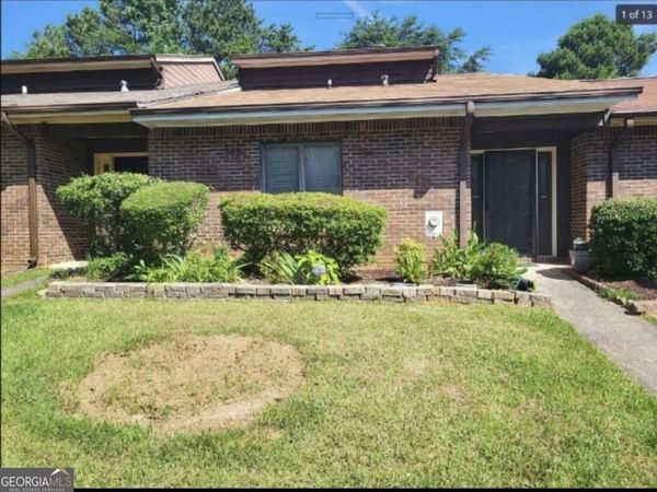 1481 Stoneleigh Circle, Stone Mountain, GA 30088