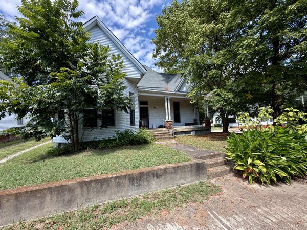 320 Aden St , Paris, TN 38242