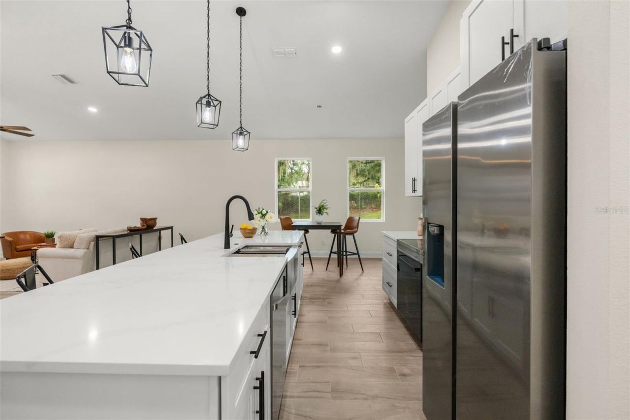 221 S Sunset Avenue, Mascotte, FL 34753 Photo