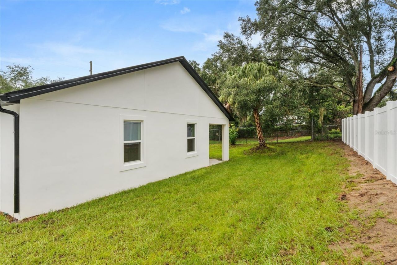 221 S Sunset Avenue, Mascotte, FL 34753 Photo