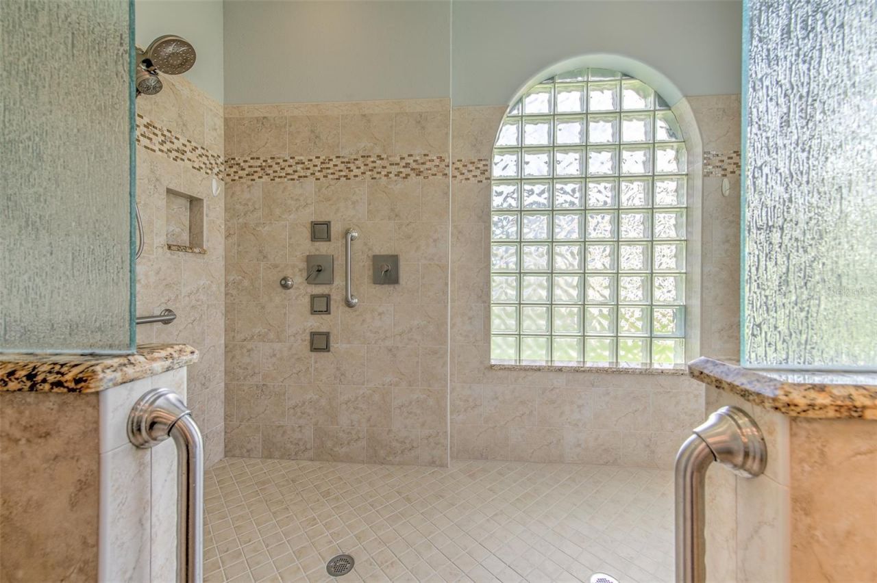 5207 Merion Rd, Valrico, FL 33596 Photo