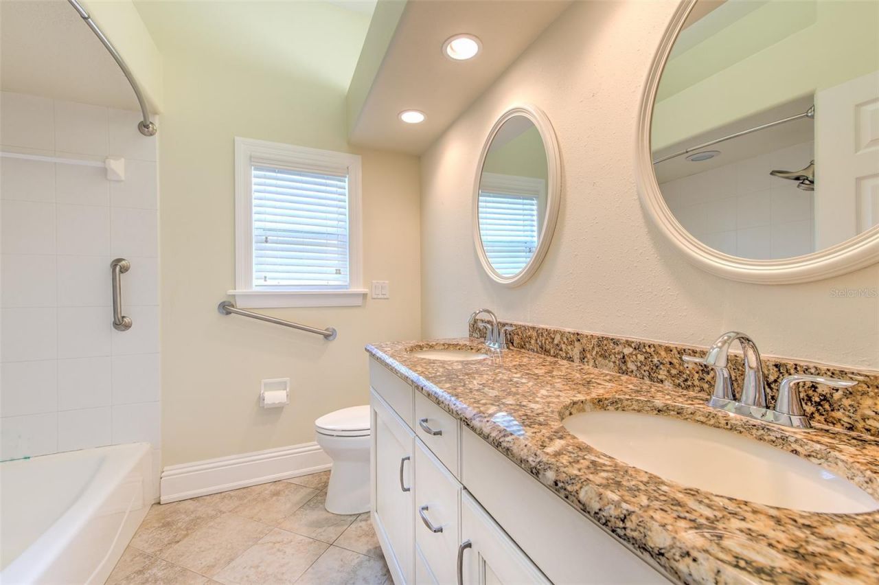 5207 Merion Rd, Valrico, FL 33596 Photo