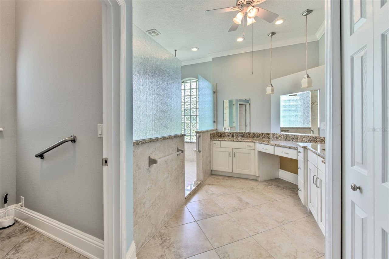 5207 Merion Rd, Valrico, FL 33596 Photo