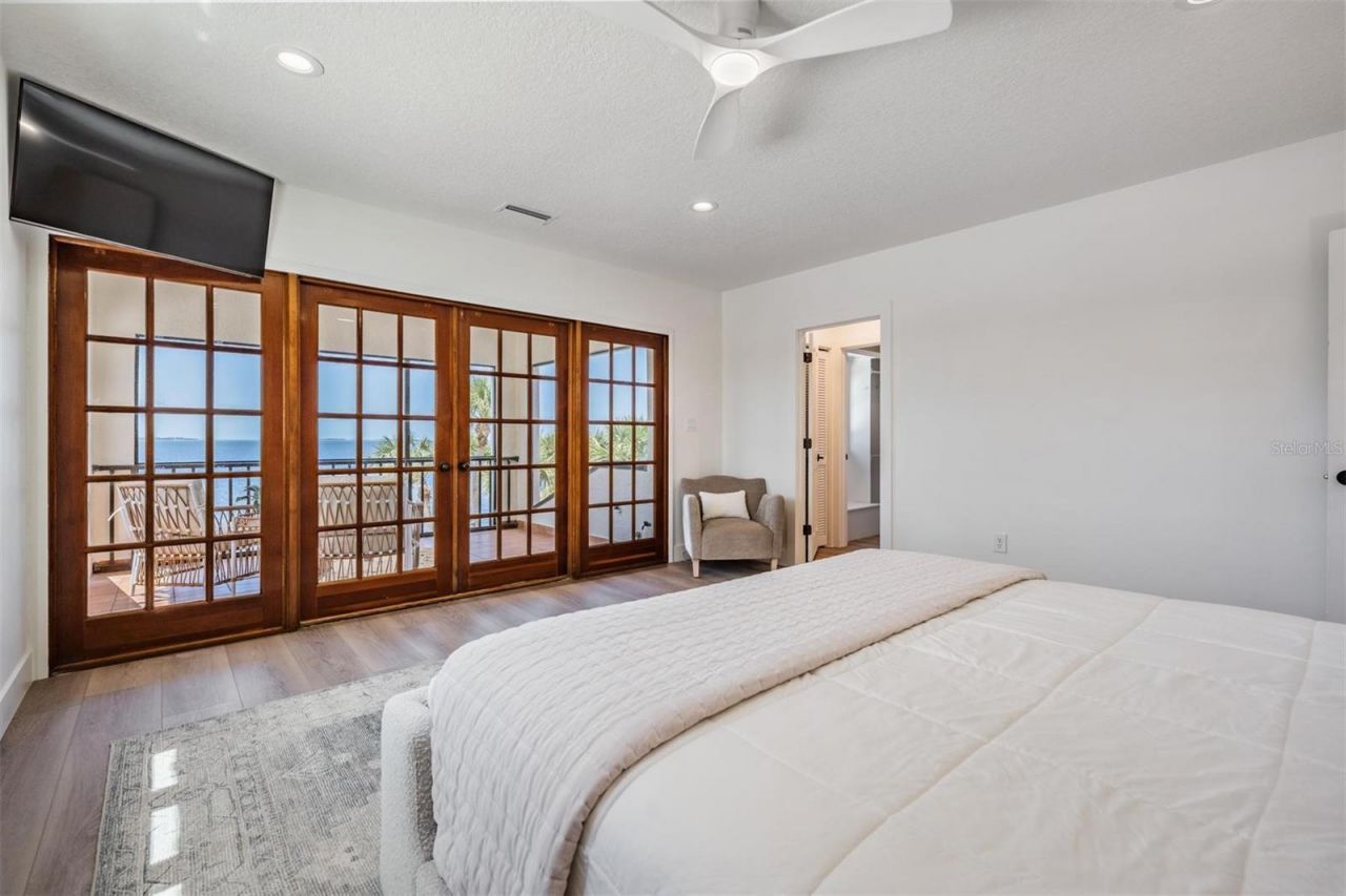 128 Carlyle Drive, Palm Harbor, FL 34683 Photo