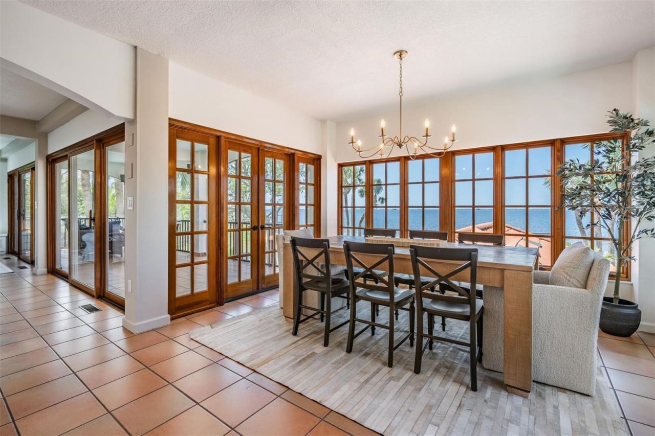 128 Carlyle Drive, Palm Harbor, FL 34683 Photo
