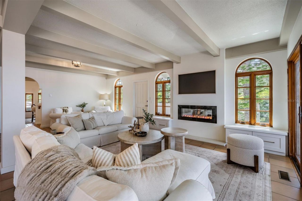 128 Carlyle Drive, Palm Harbor, FL 34683 Photo